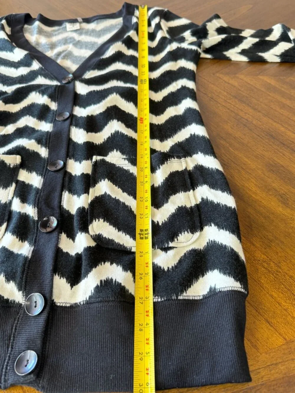 Black & White Chevron Button-Up Cardigan Sweater By Love Tree Size Large